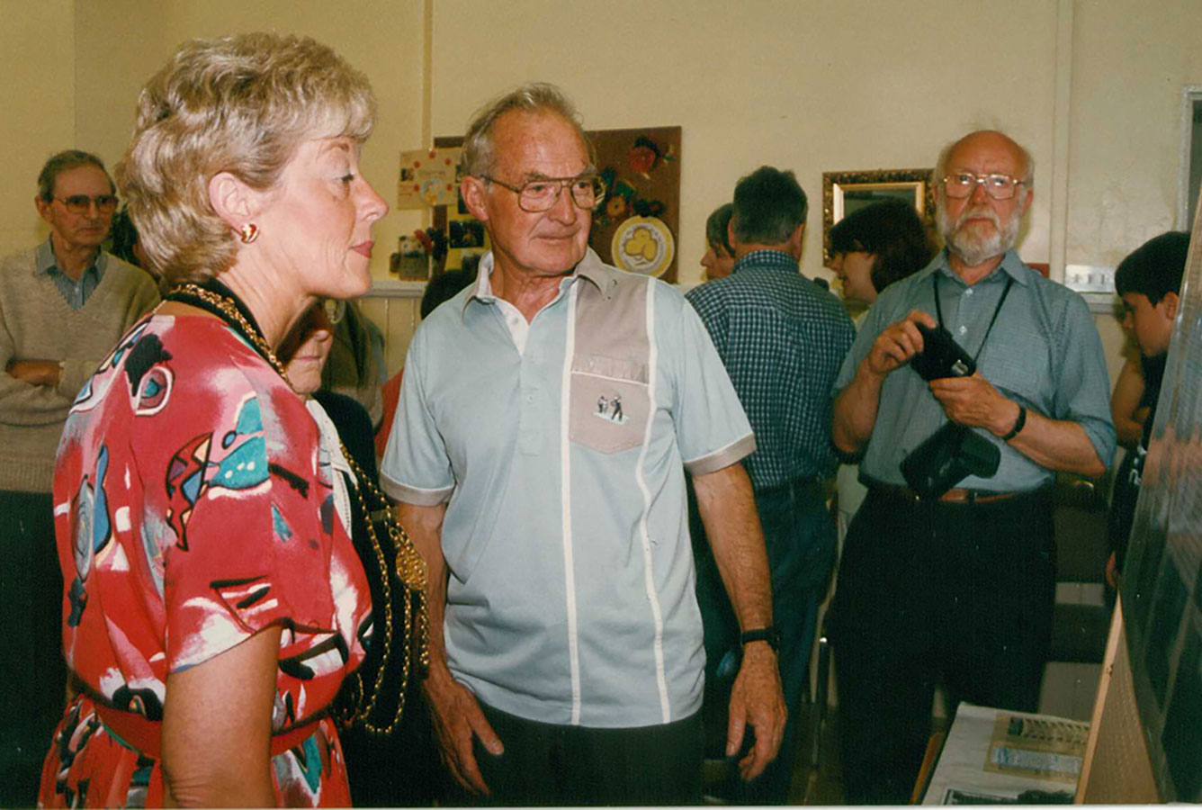 images of the repoening of Walbottle Village Institute in 1997