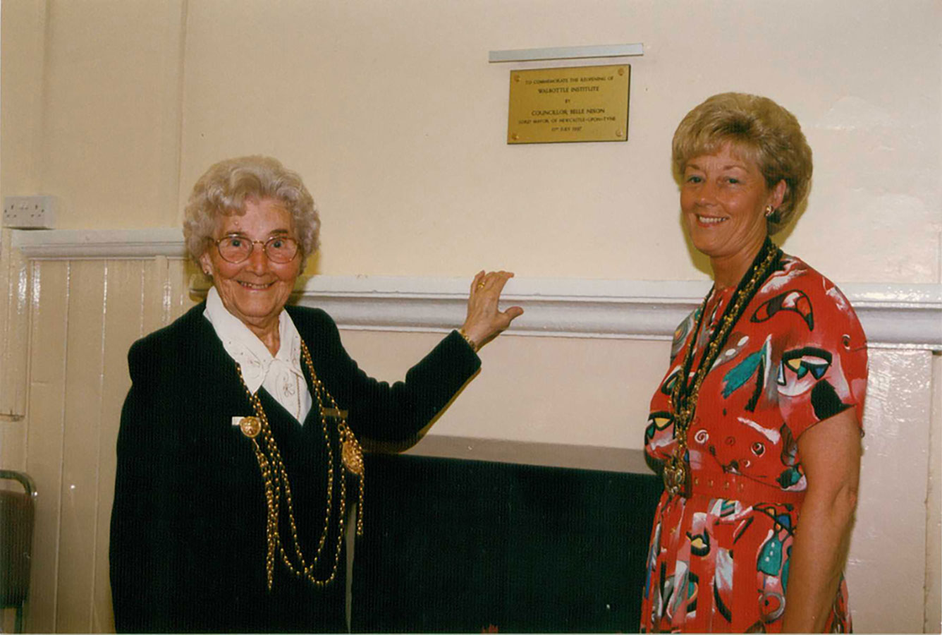 images of the repoening of Walbottle Village Institute in 1997