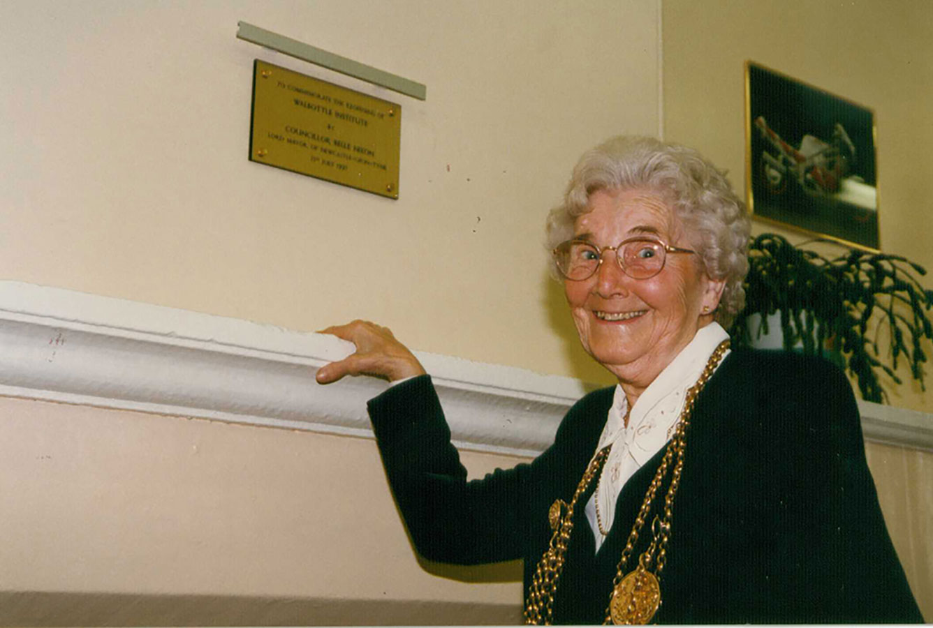 images of the repoening of Walbottle Village Institute in 1997