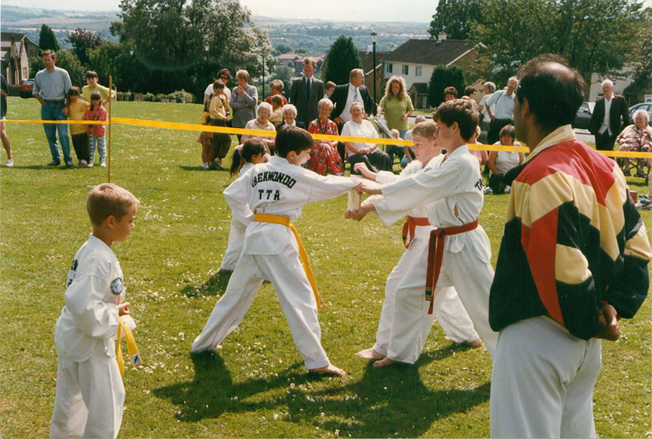 images of the repoening of Walbottle Village Institute in 1997