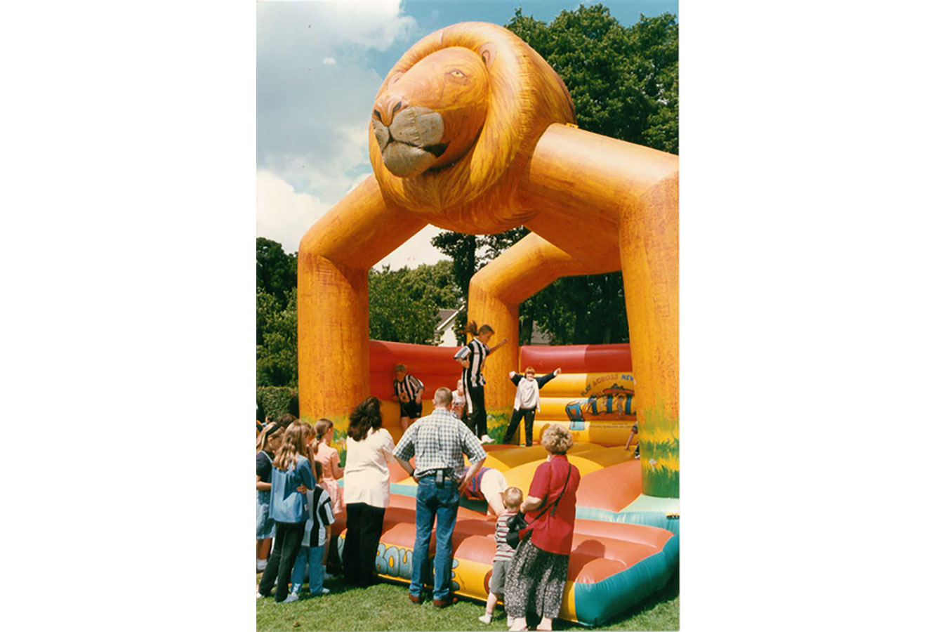 images of the repoening of Walbottle Village Institute in 1997